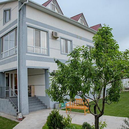 Hotel Good Night Jalal-Abad Exteriör bild