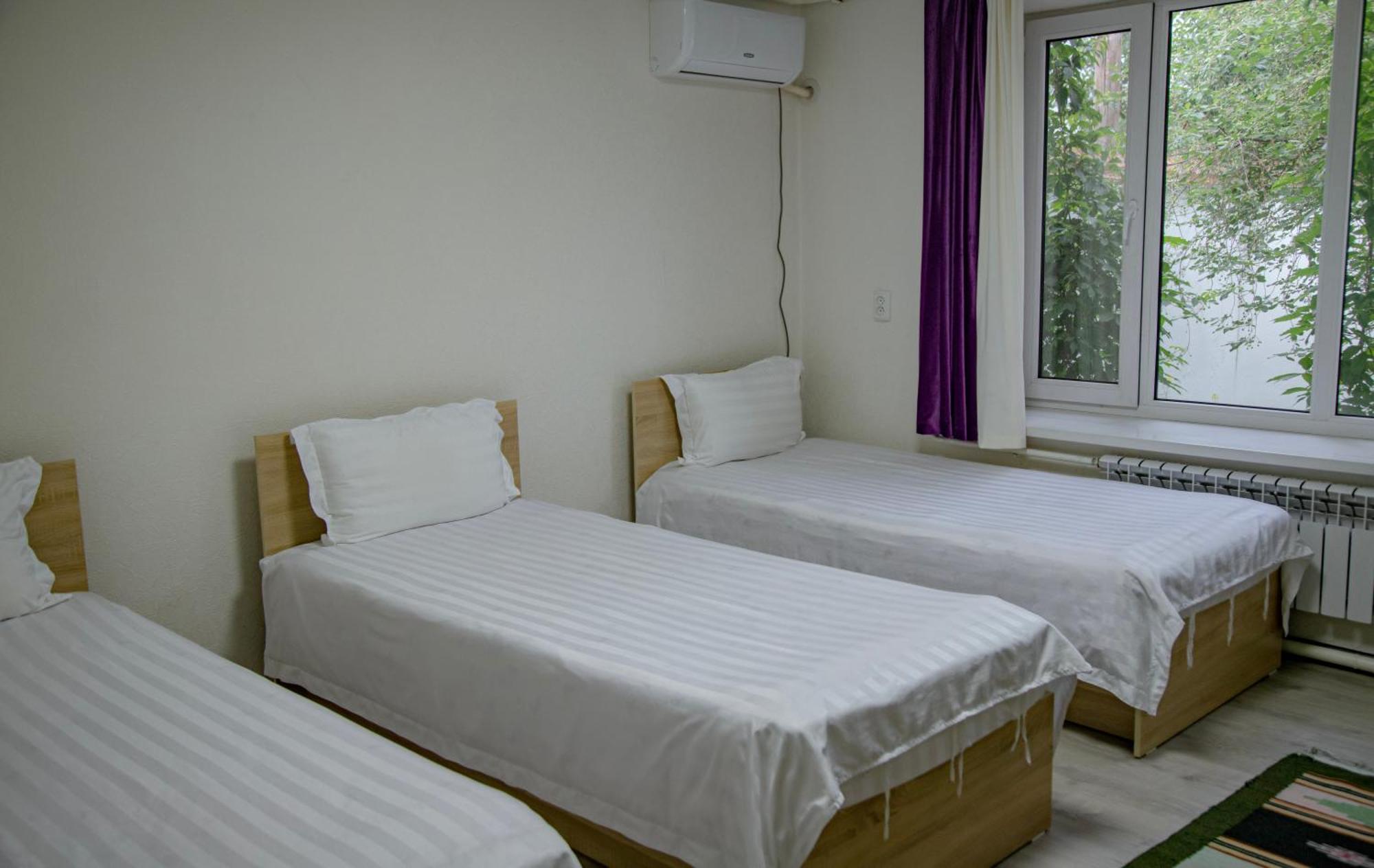 Hotel Good Night Jalal-Abad Exteriör bild