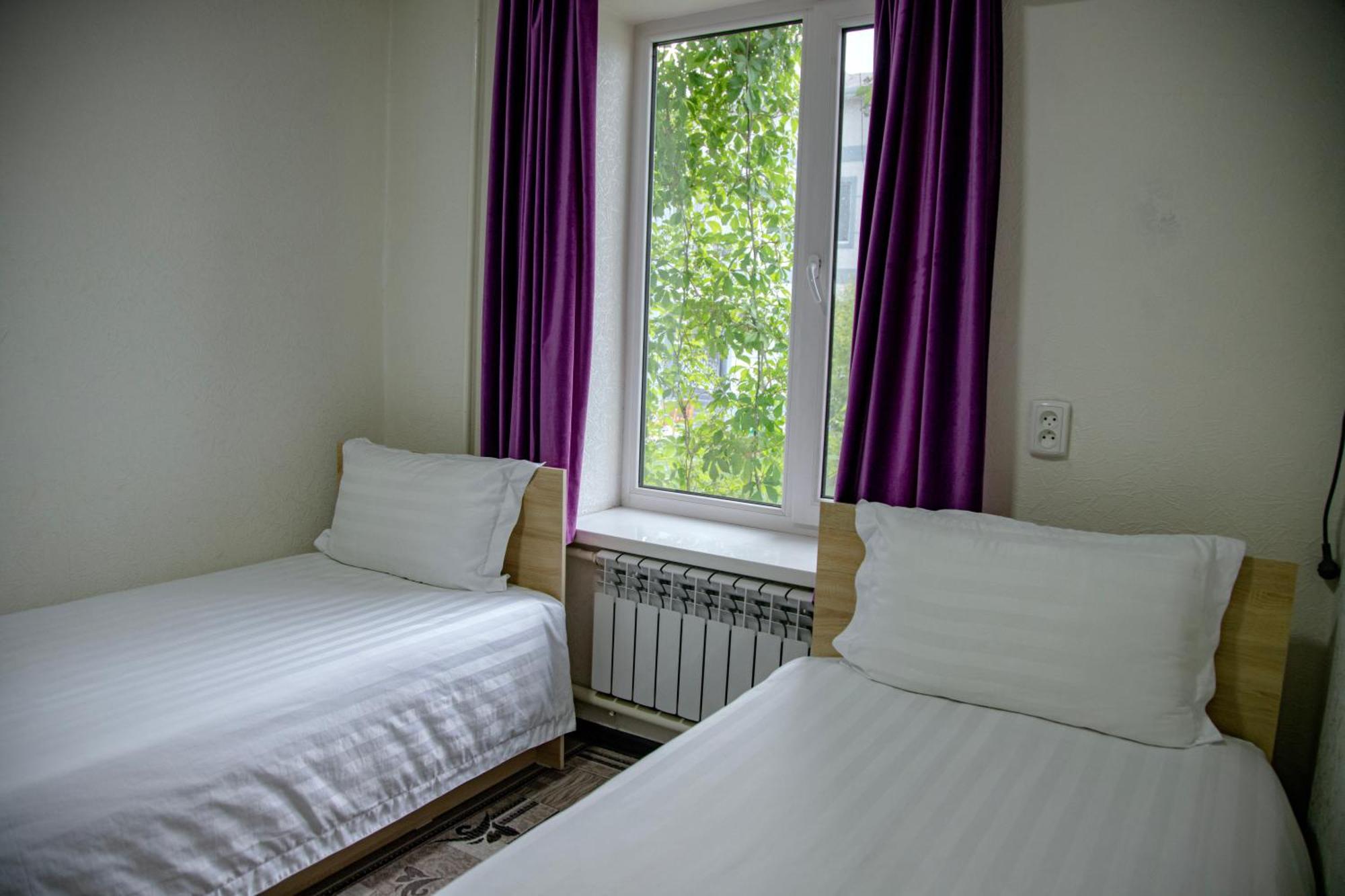 Hotel Good Night Jalal-Abad Exteriör bild